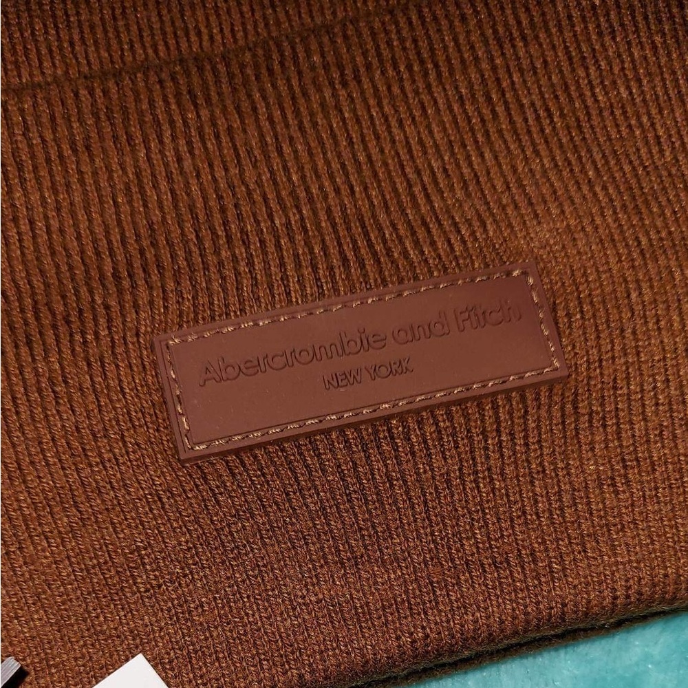 Abercrombie and Fitch Logo Beanie NWT - Picture 4 of 6